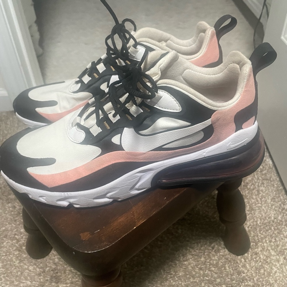 Wmns Air Max 270 React 'Coral Black
